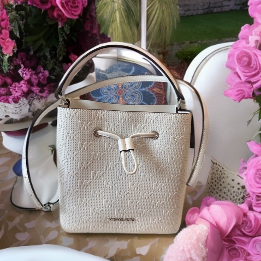 Michael Kors White Bucket Crossbody Bag with Removable Crossbody Strap